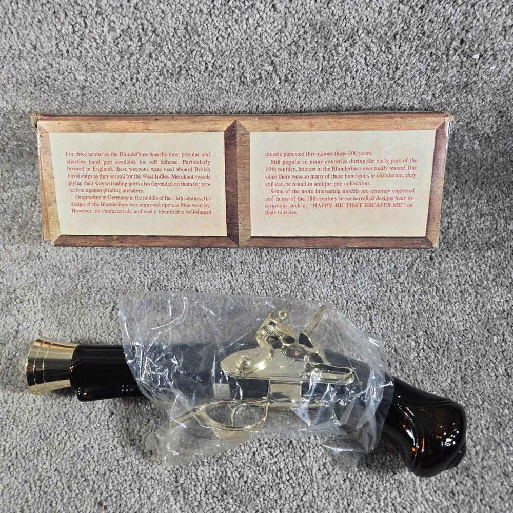 Full Avon Blunderbuss Pistol 1780 Everest After Shave Amber Glass Decanter 5.5oz